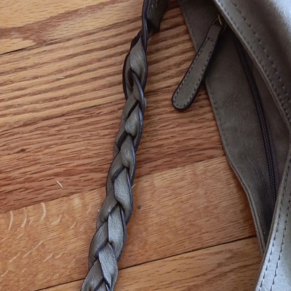 Urban Expressions 🩶 Roomy Gray Hobo Crossbody or  Shoulder Bag